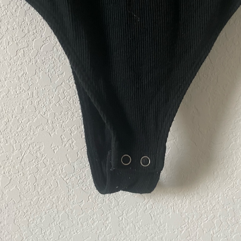 Hollister black lace body suit - Picture 4 of 8